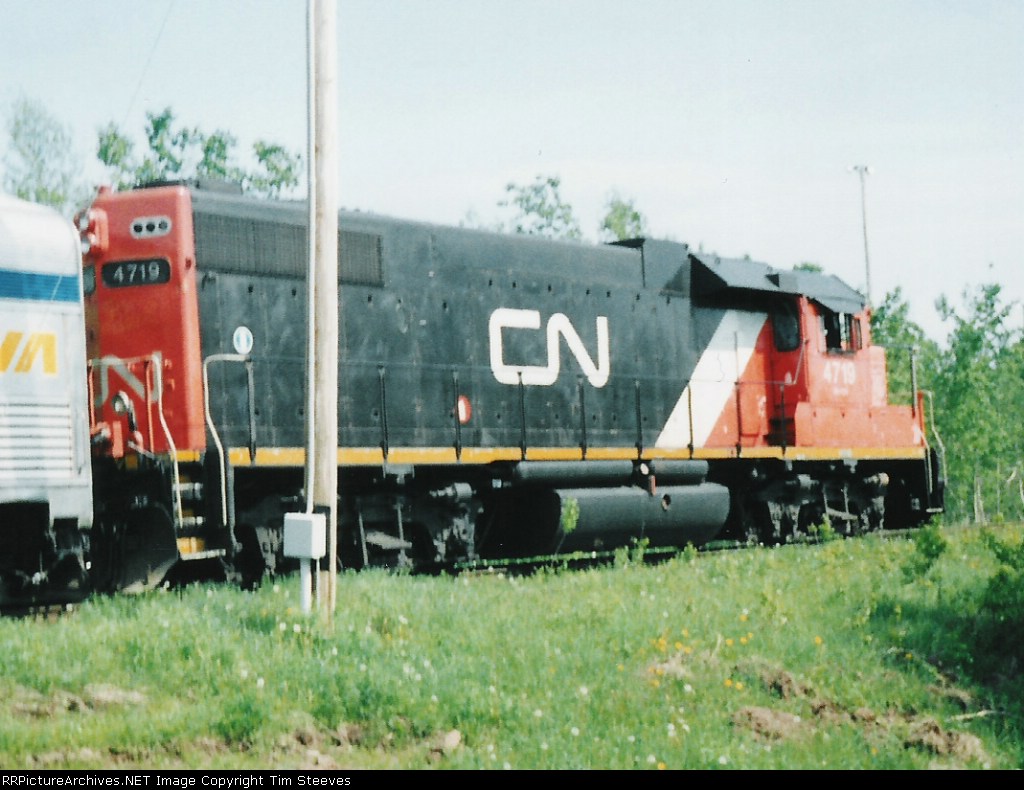 CN 4719 on Safety Day Train